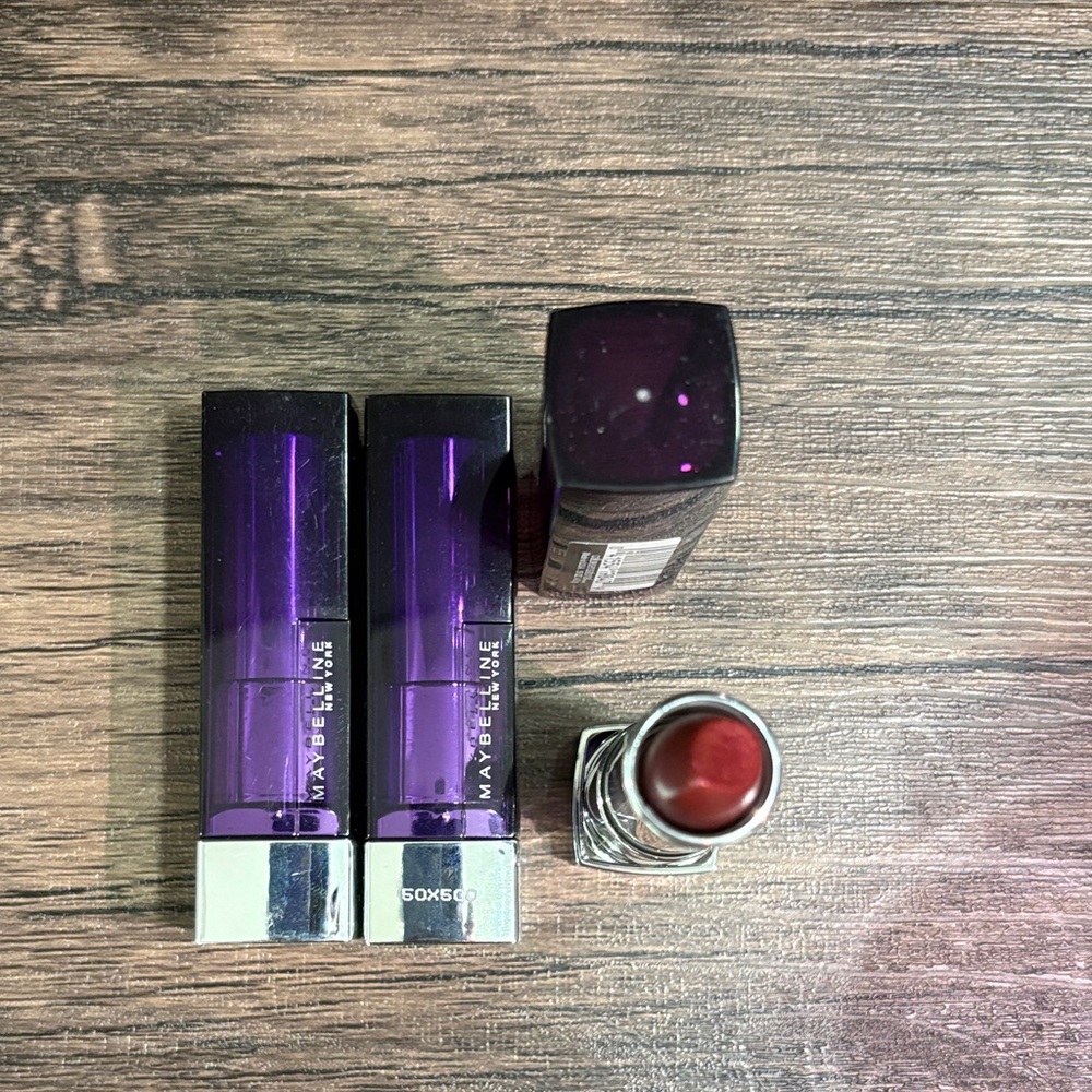 Maybelline Deep Plum and Rich Red Lipstick Duo